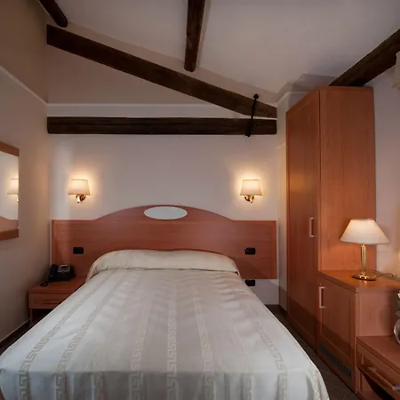 Tiburtina Metro 3* Rom