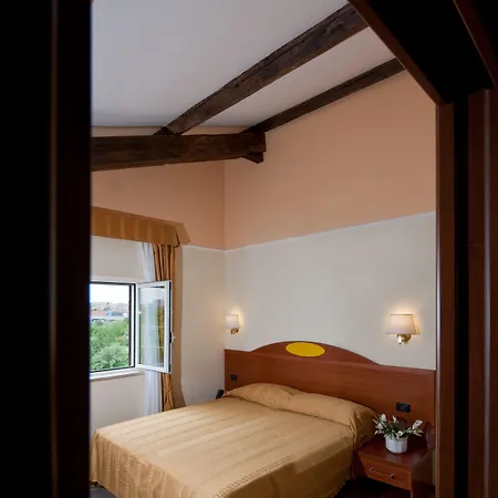 Tiburtina Metro Hotel 3*