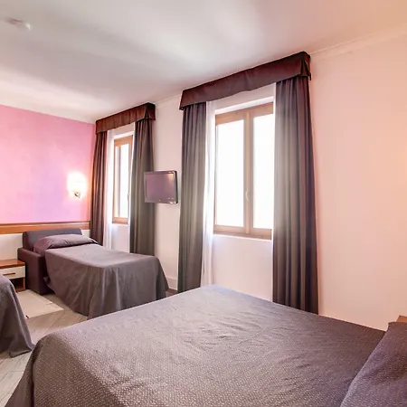Hotel Tiburtina Metro Řím